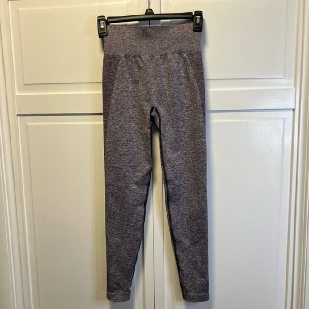 Gymshark Seamless Leggings Size Women’s Small Color Heathered Purple